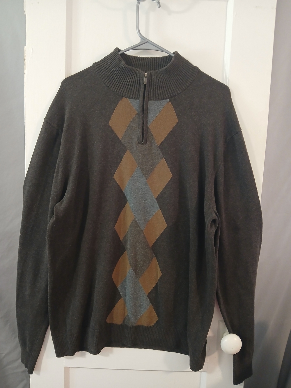 Alfani Charcoal Zip Mock-Neck Sweater with Brown & Gray Argyle Panel [171]